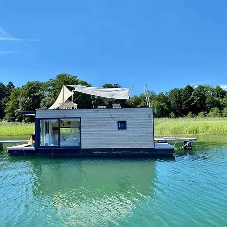 Abenteuerlust? Schwimmendes Wasserschloss ;) * Bad Saarow
